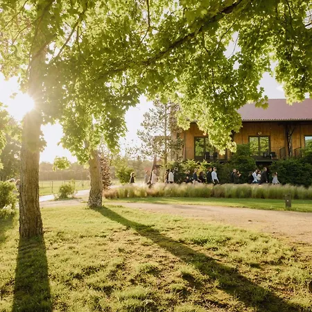 Le Barn Hotel 4*