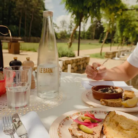 Le Barn Hotel Bonnelles