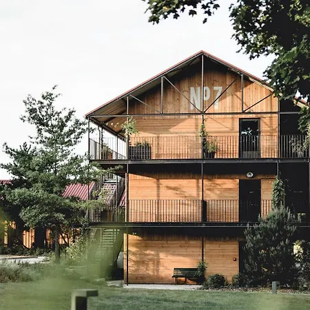 Le Barn Hotel