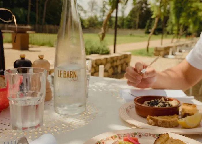 Le Barn Hotel Bonnelles